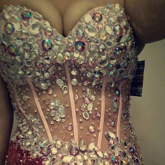 Prom dress - Picture 2 of 2
