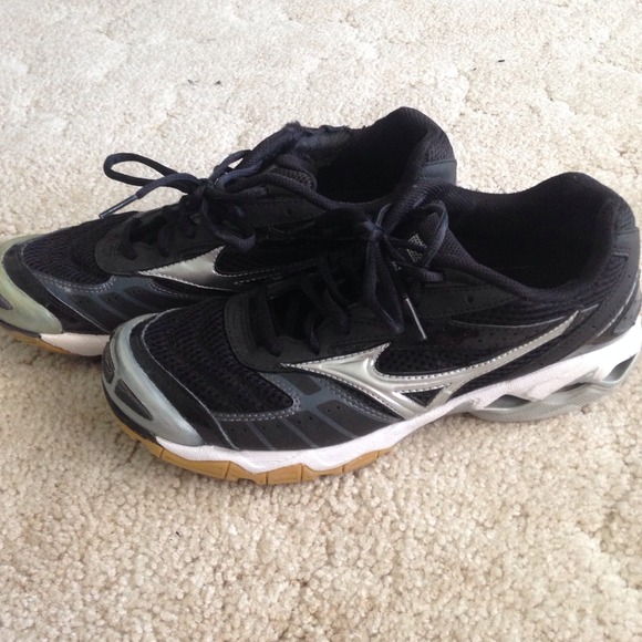 Volleyball shoes