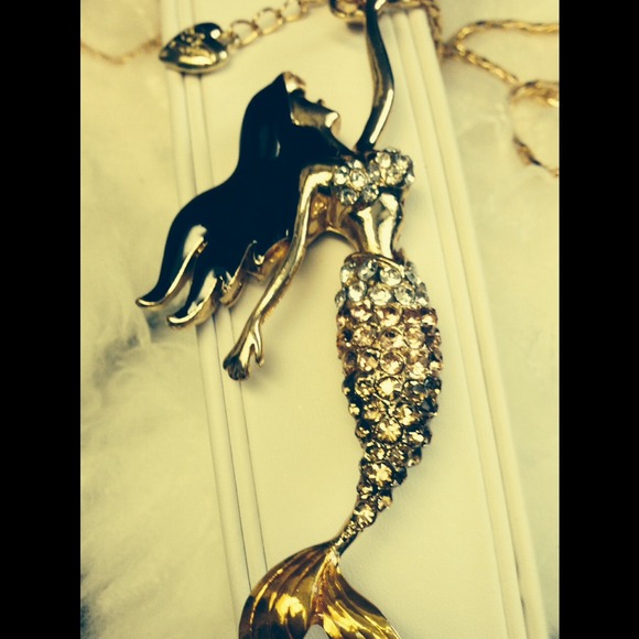 BETSEY JOHNSON MERMAID NECKLACE GLITTERS RESERVED - Picture 3 of 4