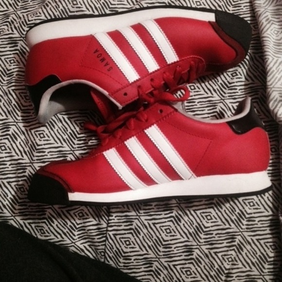 Adidas samoas