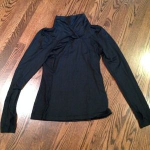Lululemon black long sleeved size 8