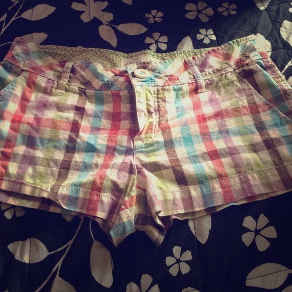 Aero plaid shorts