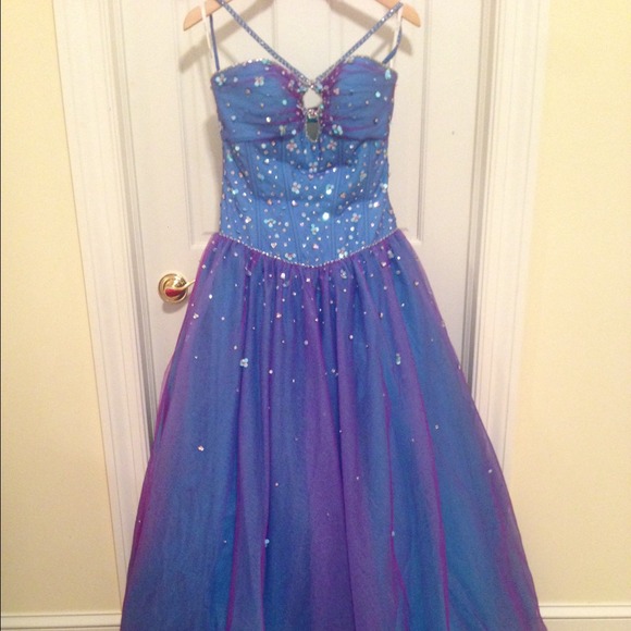 AMAZING FORMAL DRESS!!!!