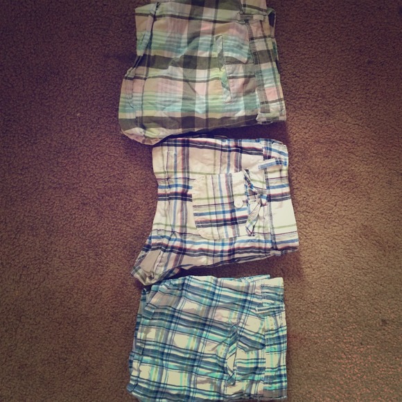 Hollister plaid shorts bundle!