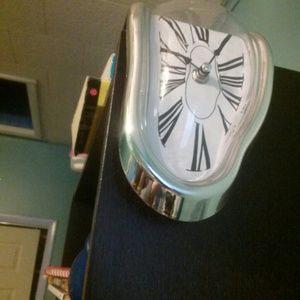 Salvador Dali Melting Clock (really works)