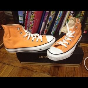 Converse! Brand new!