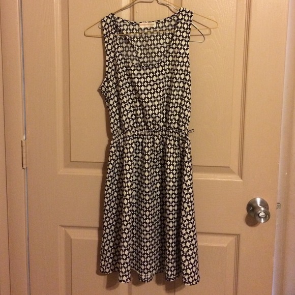 Open back dress - Picture 1 of 3