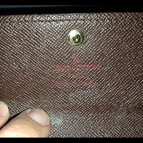 SOLD 100% Authentic Louis Vuitton Key Holder - Picture 3 of 4