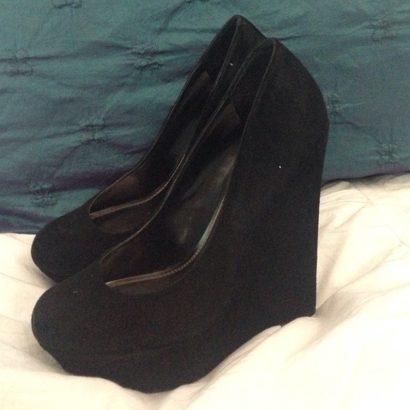 Bakers black wedges
