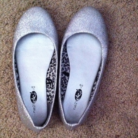 Sparkly rue21 shoes. Never worn. Size 8/9 - Picture 1 of 3