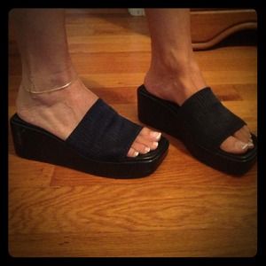 Athena Alexander Navy strap black heel