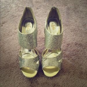 Sofia gold glitter pumps