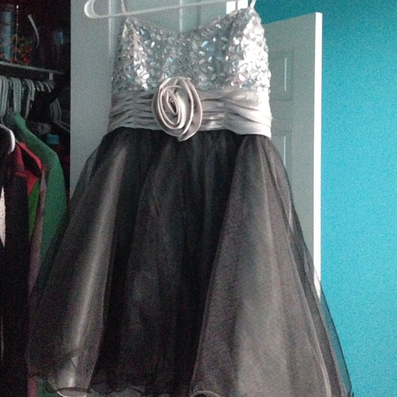 Super cute homecoming dress!!