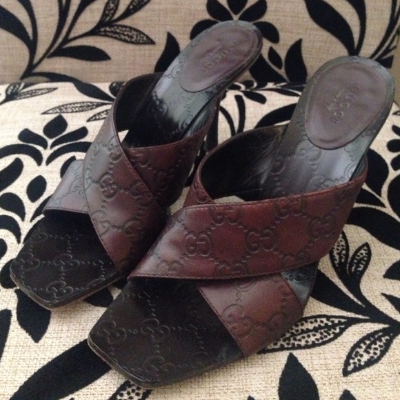 AUTH Gucci guccissima brown leather sandals shoes