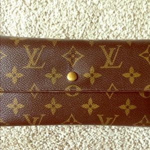 Louis Vuitton tri fold wallet