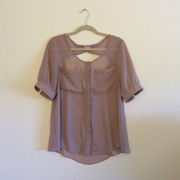 Sold in bundle ✨Mauve Sheer Button Down