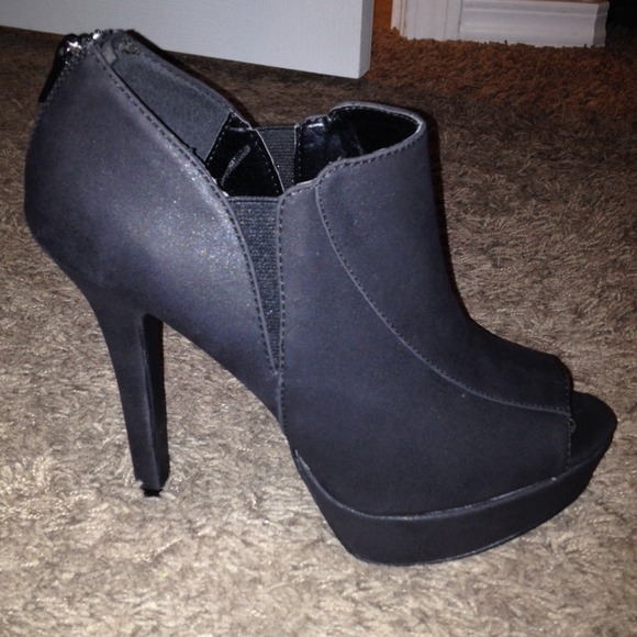 Black peep toe booties