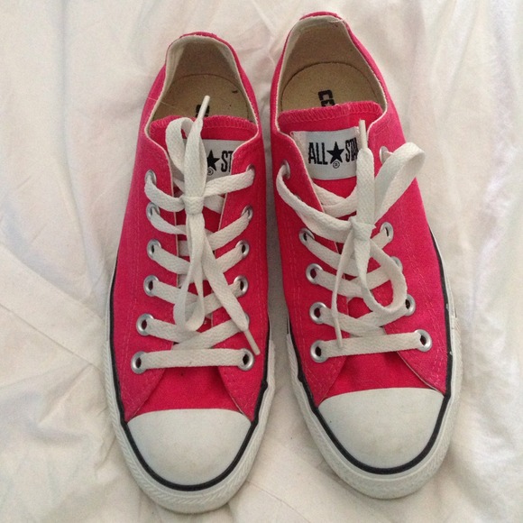 Hot pink Converse
