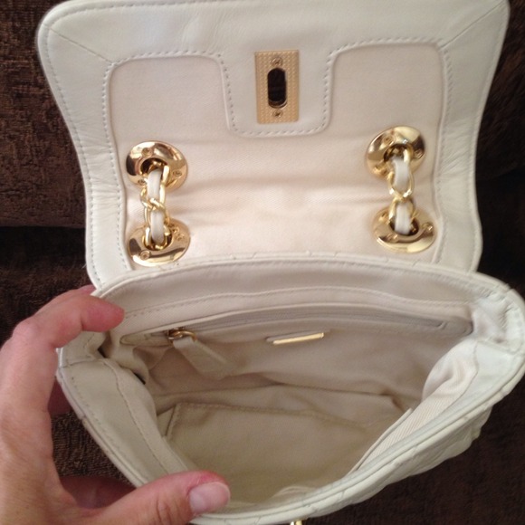 GUESS Handbag - Picture 4 of 4