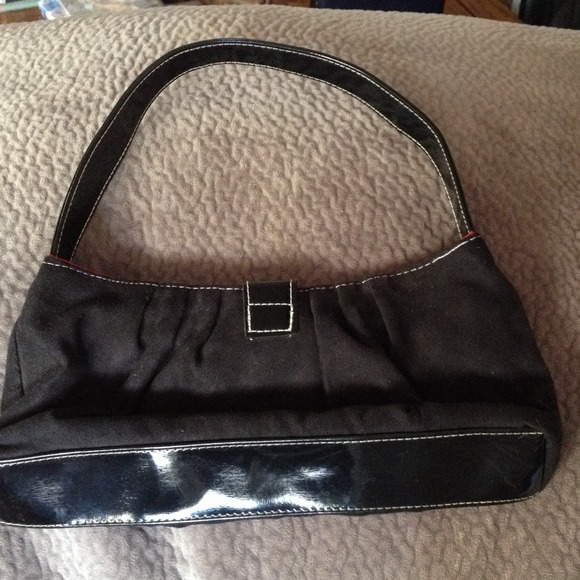 'Victoria Secret' Clutch with Strap - Picture 2 of 4