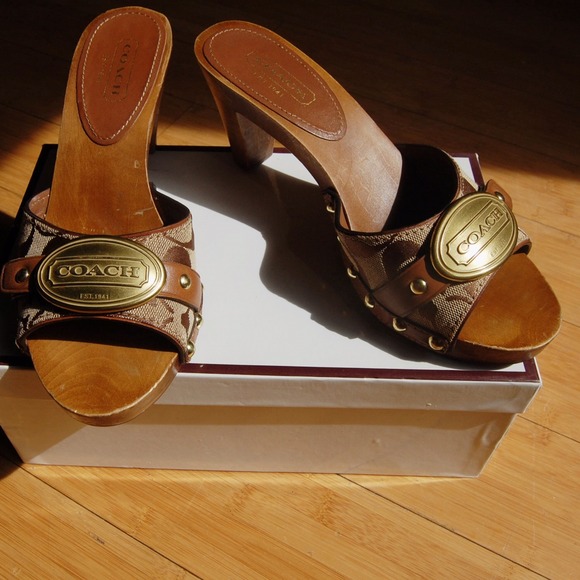 💫COACH Addisyn Signature C Logo Sandals💫