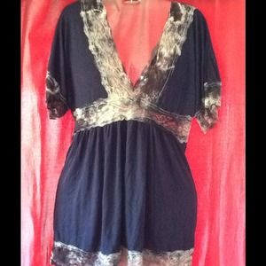 💋 BEAUTIFUL NAVY LACE TOP 💋