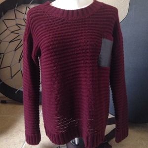 Maroon sweater🌀