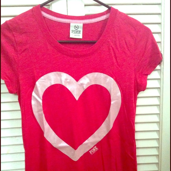vS PINK tee NWOT