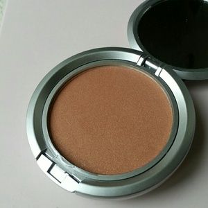 OFRA Americano bronzer