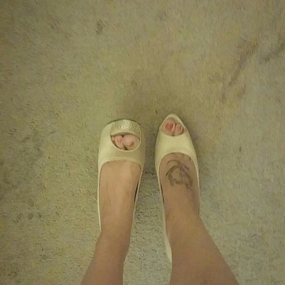 🆕 SALE!STUNNING Steve Madden gold pumps✨ - Picture 3 of 4