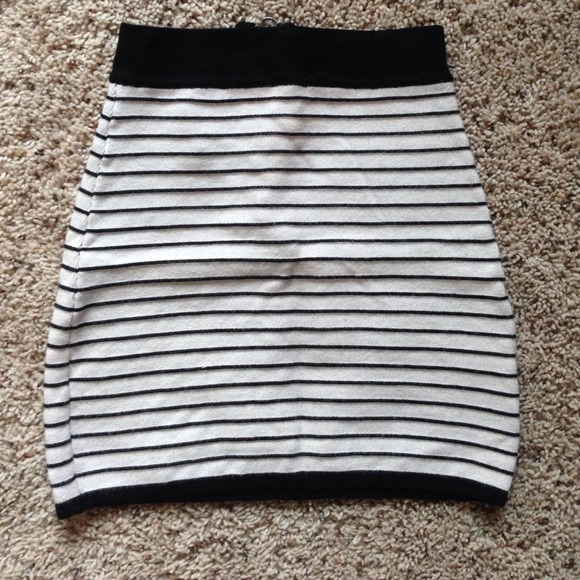 Bebe Skirt