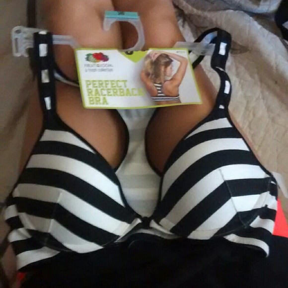 ??Black/white racerback bra NWT??