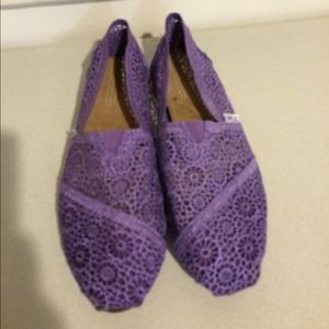 Purple lace Toms