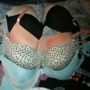 Bra bundle 5 of 36c nwot one is matching bra/panty