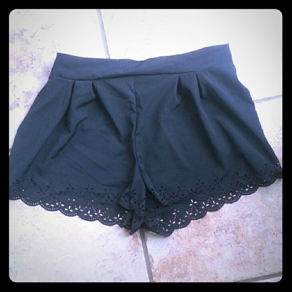 Cute scalloped shorts