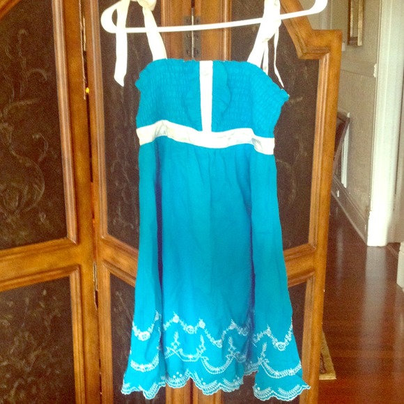 Adorable BeBe dress with silk ties. Make offer