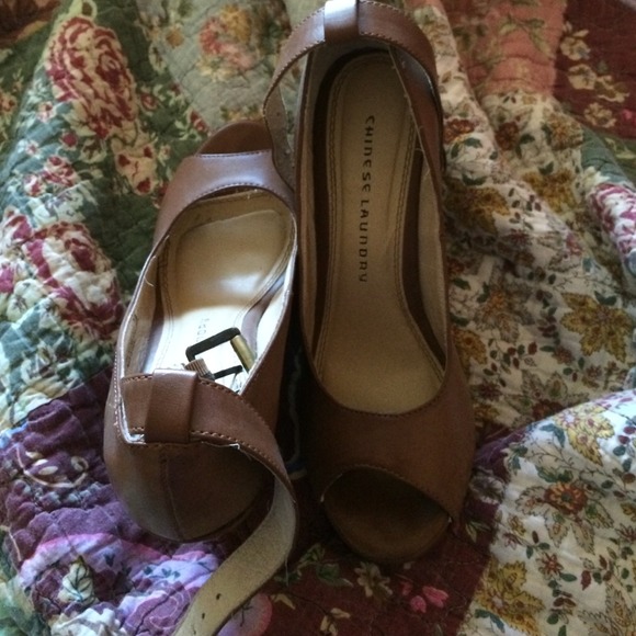 Wedge - Picture 2 of 4