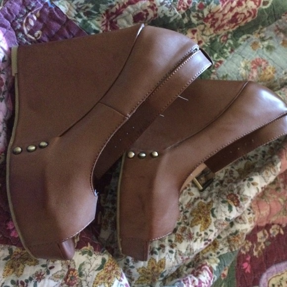 Wedge - Picture 3 of 4