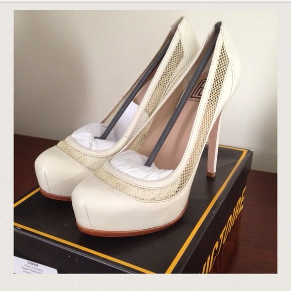Pour la Victoire Shoes - Last Drop! Pour la Victoire Harper Heels
