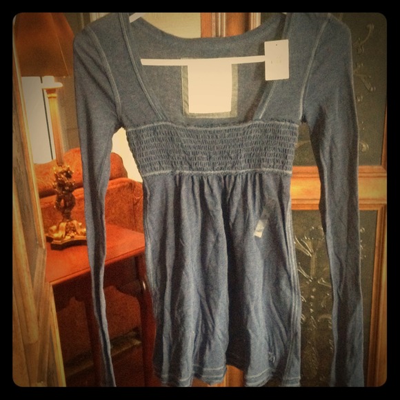 Navy blue A & F long sleeve shirt