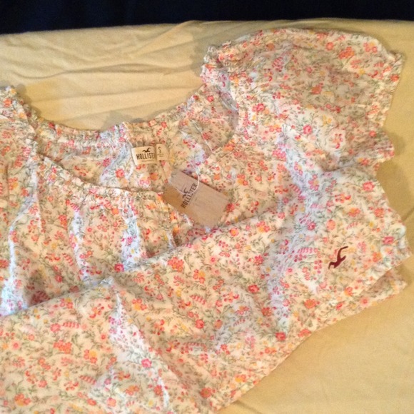 Hollister short sleeve top - Picture 4 of 4