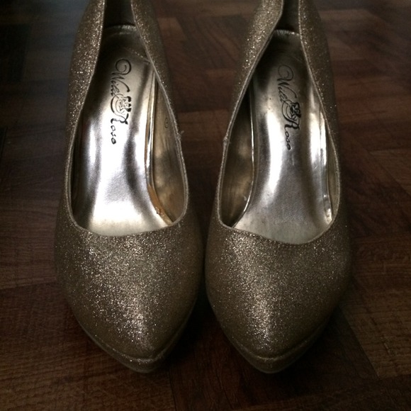 Heels - Picture 2 of 3