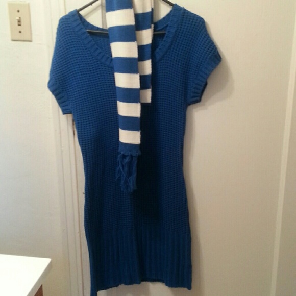 Short sleeve sweater dress w/ matching scarf - Picture 1 of 1