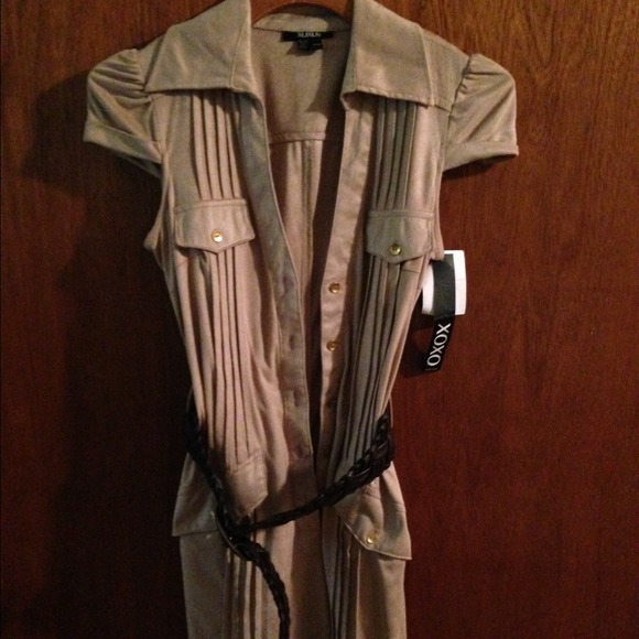 Very Cute Dress (NWT) - Picture 3 of 3