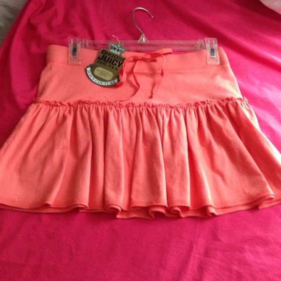 Peach juicy couture skirt
