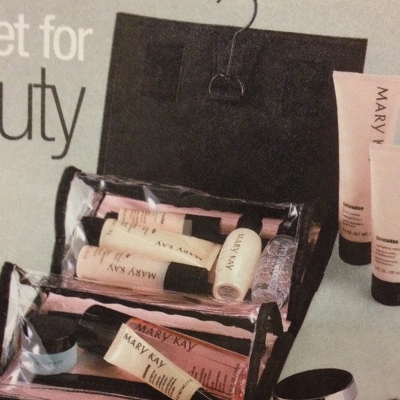 💢Bundled💢Mary Kay Beauty Travel Roll Up - Picture 2 of 3