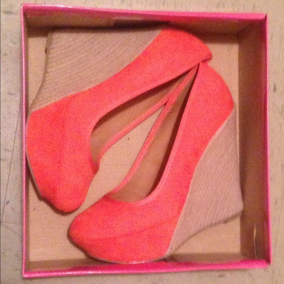 Coral wedges