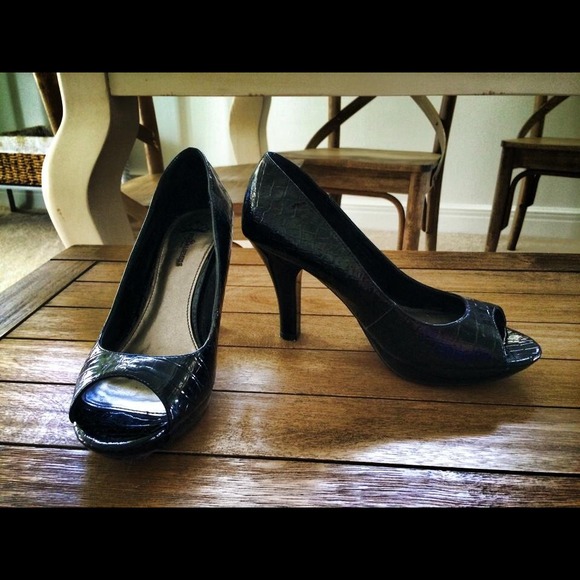 Shiny Black Heels 👠