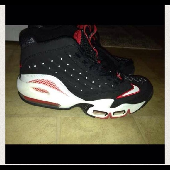 Nikes - Picture 3 of 3