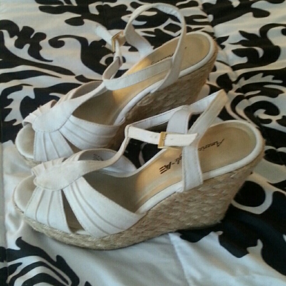 White wedges